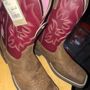NWT! Ariat Women's Delilah Soft Toe Red & Brown, Western Boots!